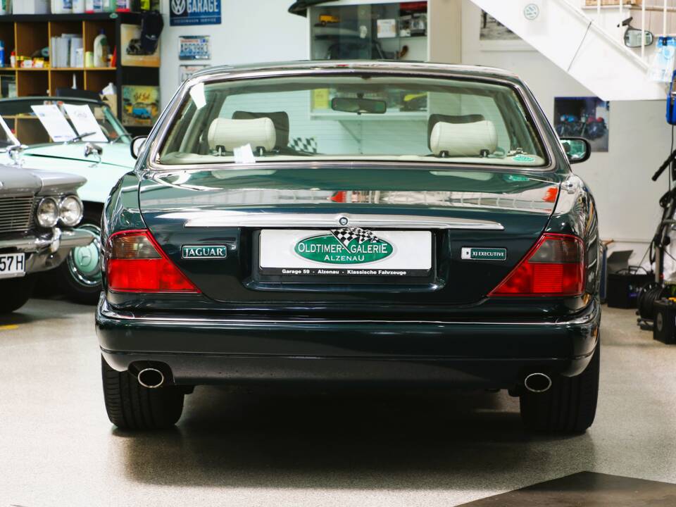 Bild 24/29 von Jaguar XJ6 3.2 Executive (1997)