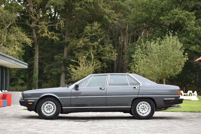 Immagine 2/7 di Maserati Quattroporte 4900 (1985)