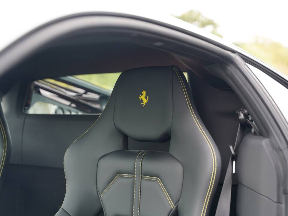 Image 18/50 of Ferrari 488 GTB (2017)
