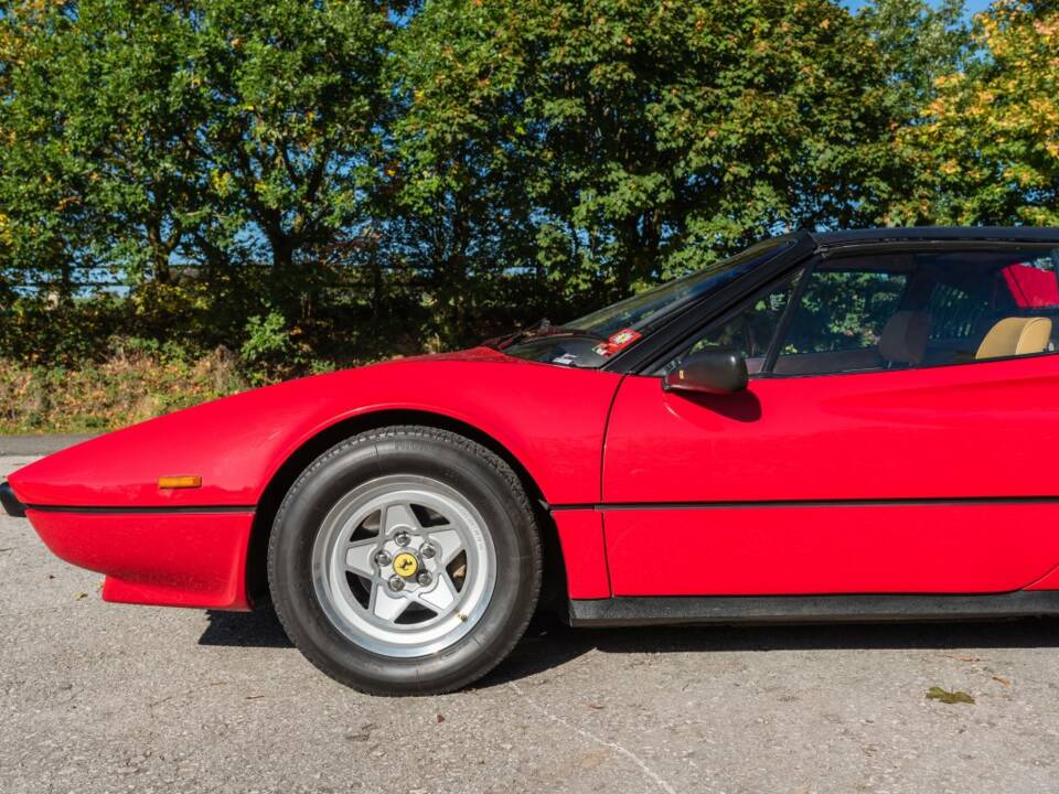 Image 18/50 of Ferrari 308 GTS Quattrovalvole (1983)