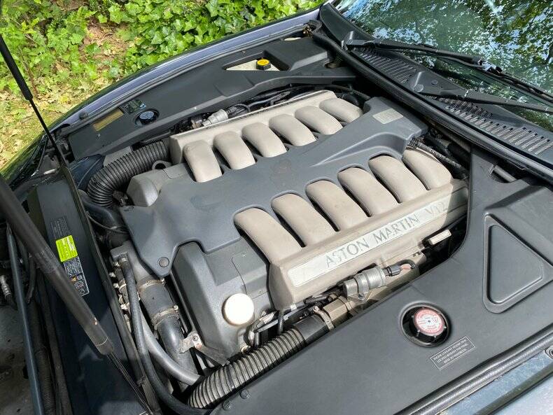 Image 27/50 of Aston Martin DB 7 Vantage Volante (2002)