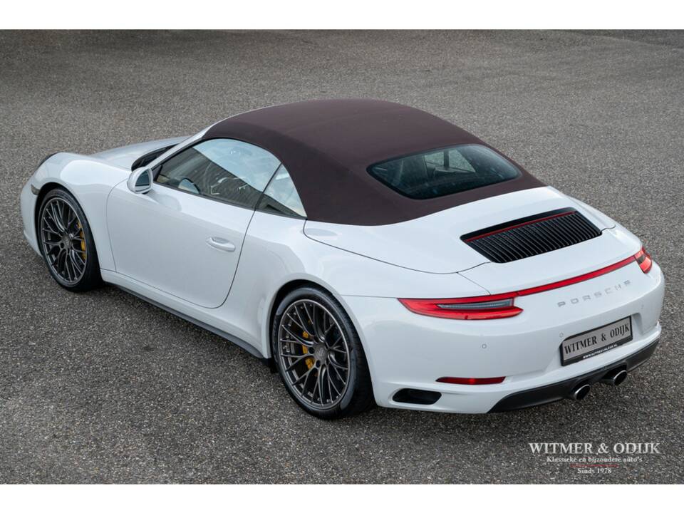 Image 13/36 of Porsche 911 Carrera 4S (2015)