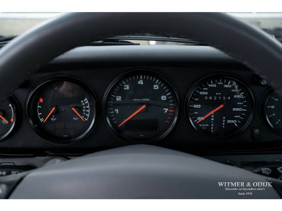 Image 15/26 of Porsche 911 Carrera (1997)