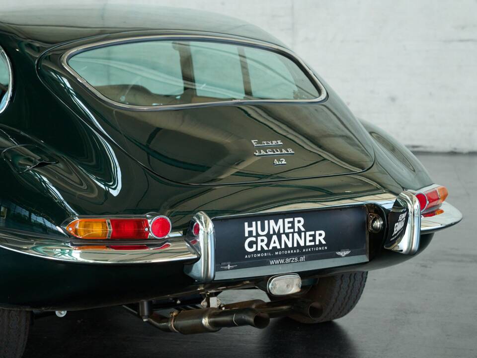 Image 18/50 de Jaguar E-Type (1970)