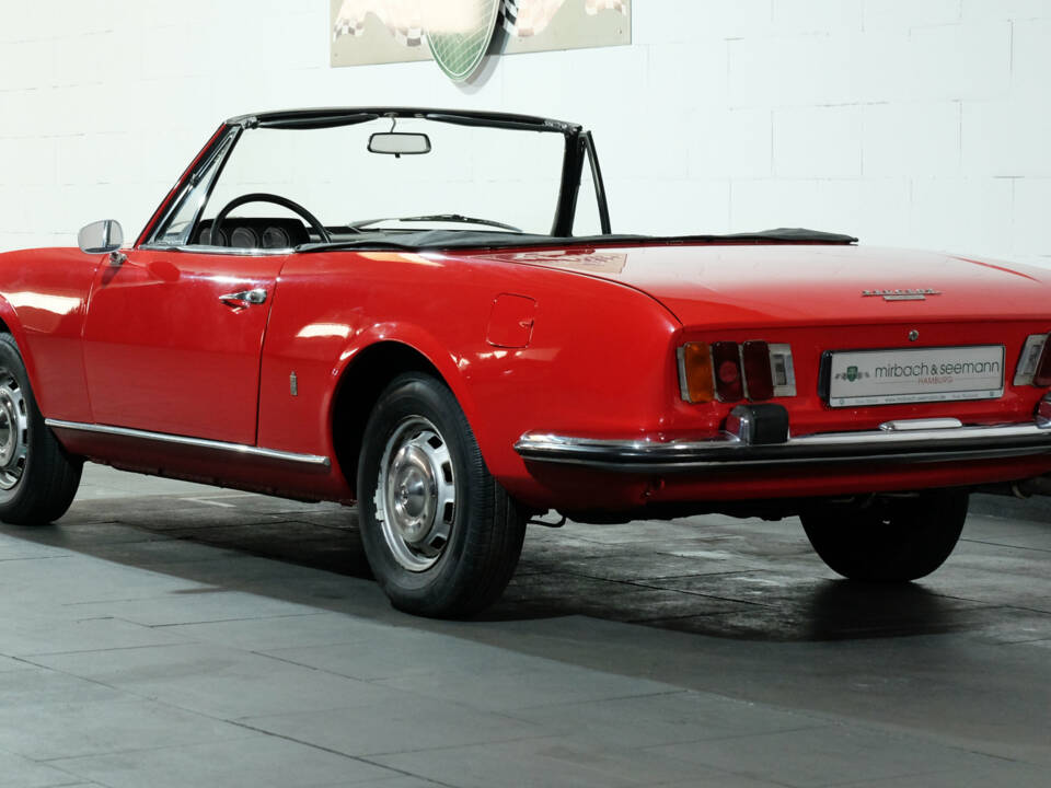 Image 3/29 of Peugeot 504 Convertible (1972)