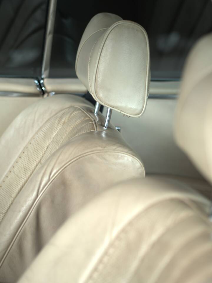 Image 45/57 of Mercedes-Benz 280 SE 3,5 (1971)