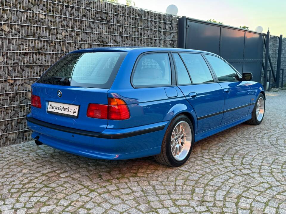 Image 80/100 of BMW 540i Touring (1998)