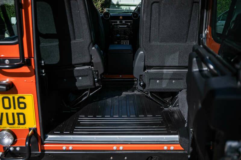 Image 15/31 of Land Rover Defender (2016)