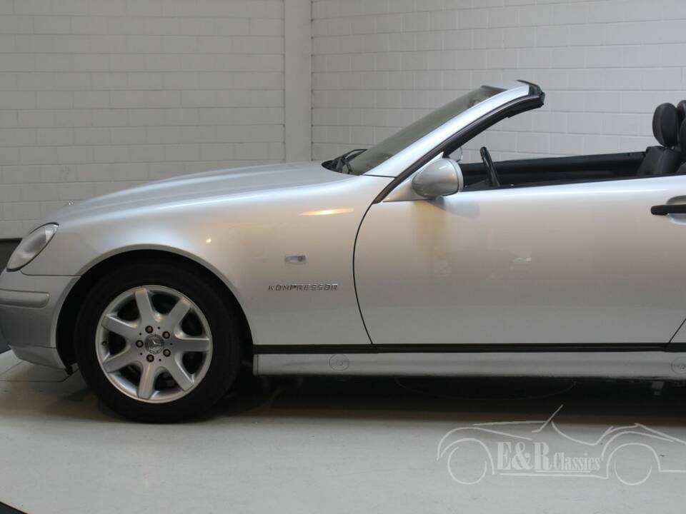 Image 6/8 de Mercedes-Benz SLK 230 Kompressor (1999)