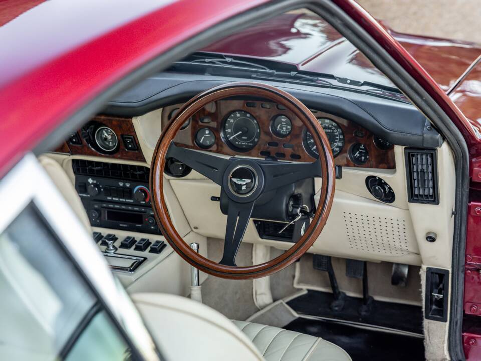 Afbeelding 15/62 van Aston Martin V8 Vantage X-Pack (1987)