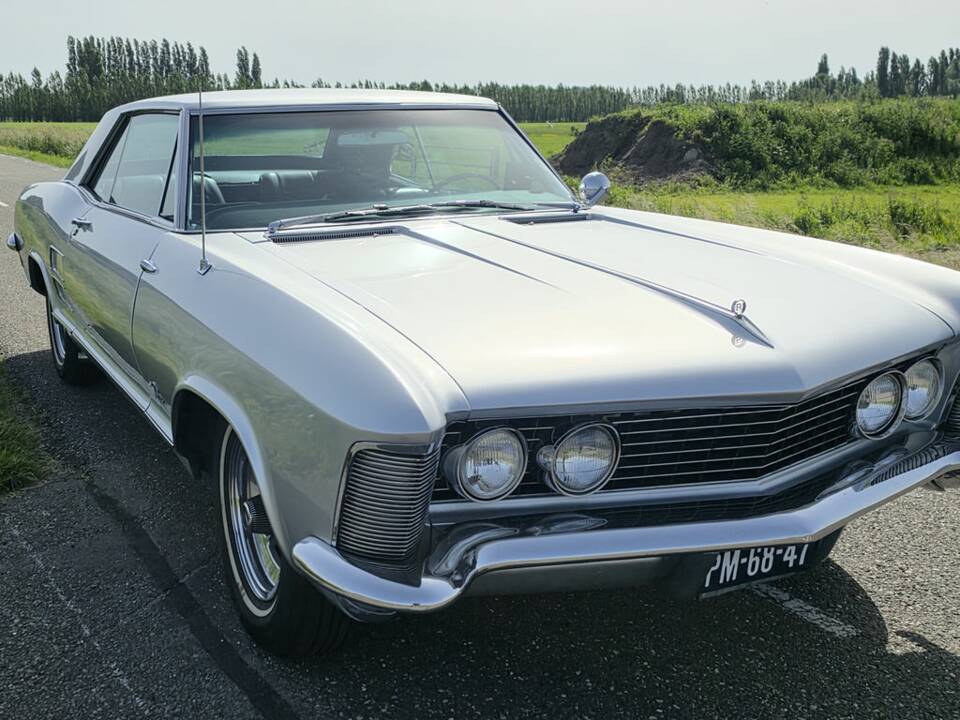 Image 1/8 of Buick Riviera Coupe (1963)