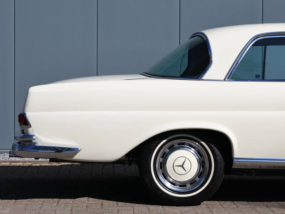 Immagine 7/45 di Mercedes-Benz 280 SE (1968)