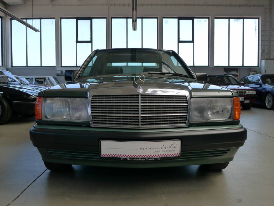 Bild 21/37 von Mercedes-Benz 190 E (1989)