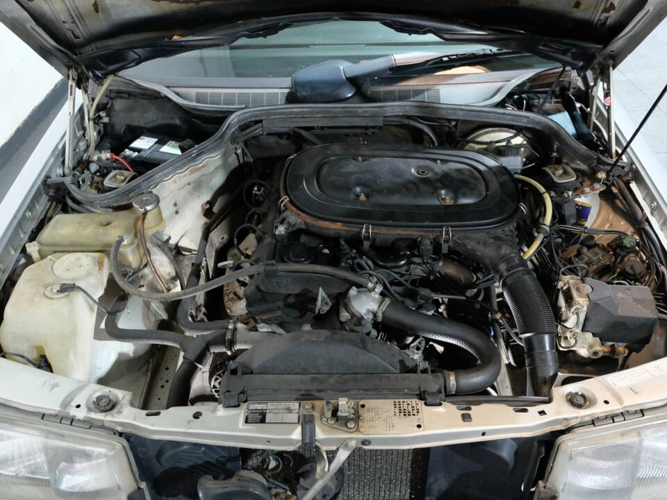 Bild 31/32 von Mercedes-Benz 190 E 1.8 (1991)