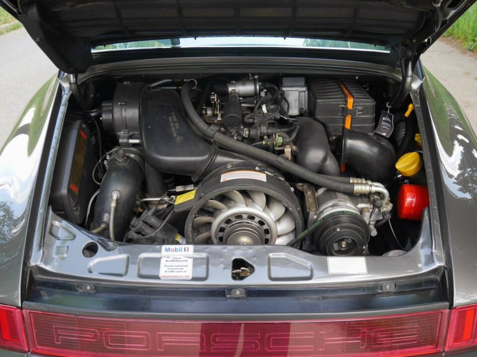 Bild 24/35 von Porsche 911 Carrera 2 (1993)