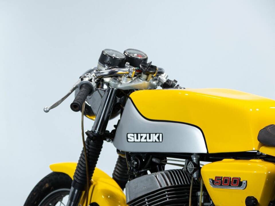 Image 13/50 of Suzuki DUMMY (1971)