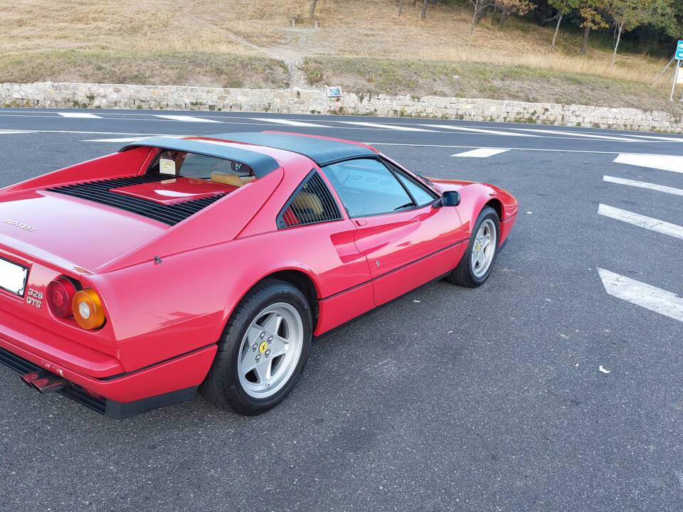 Image 7/12 de Ferrari 328 GTS (1986)