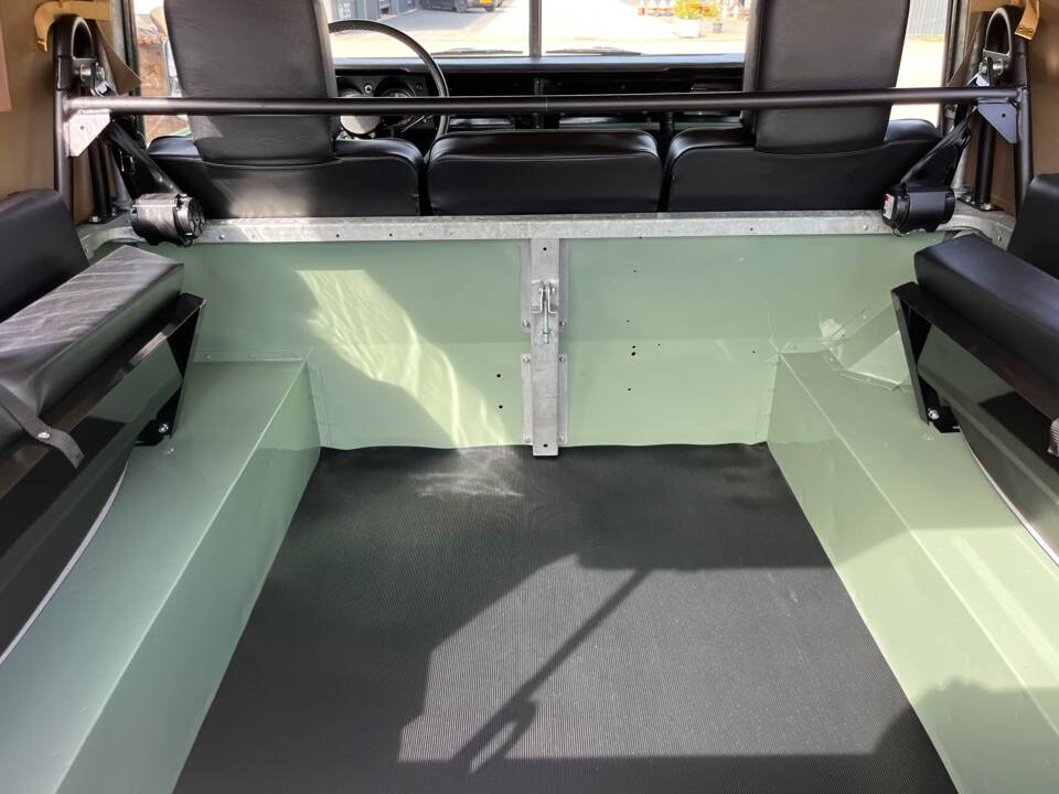 Bild 18/39 von Land Rover 88 (1984)