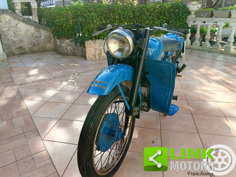Image 5/10 de Moto Guzzi DUMMY (1952)