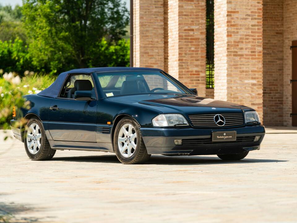 Image 11/45 of Mercedes-Benz 500 SL (1990)