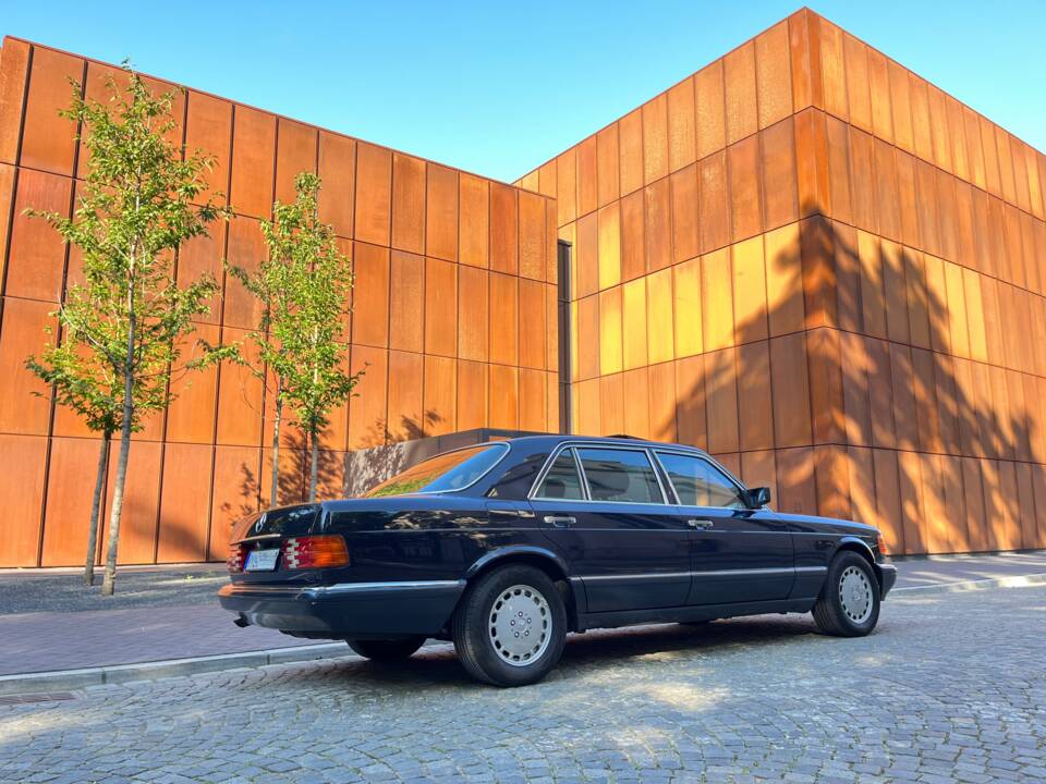 Bild 8/85 von Mercedes-Benz 560 SEL (1991)