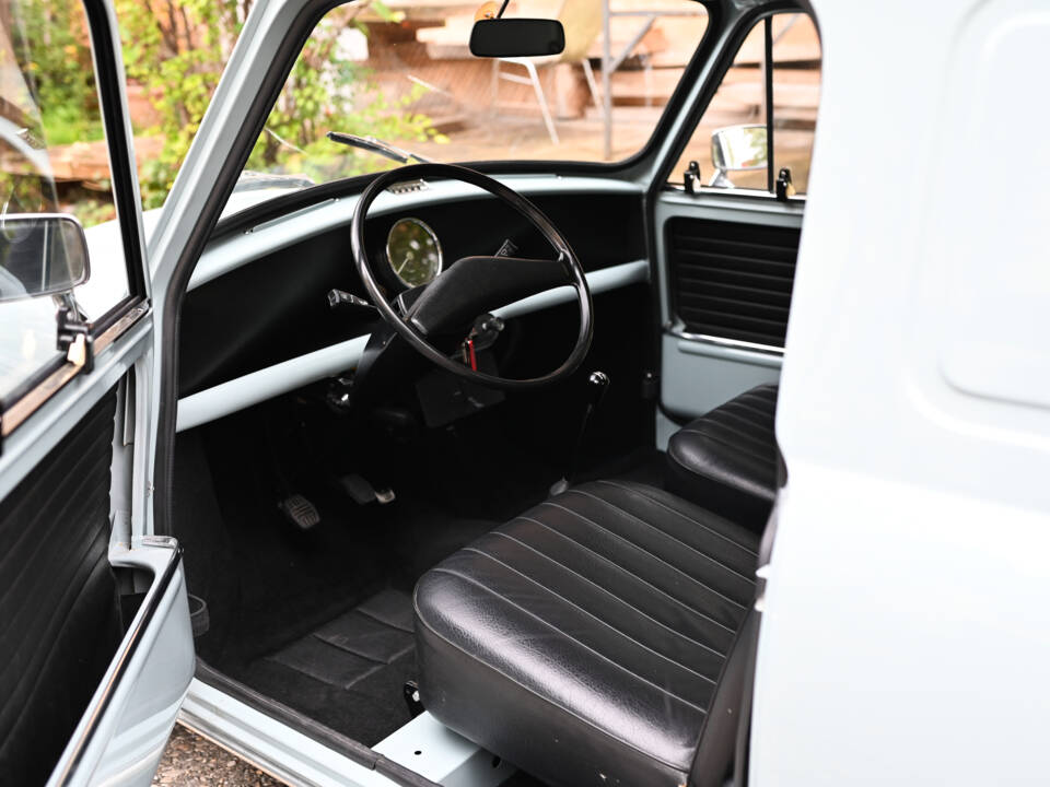 Image 25/39 of Morris Mini Van (1978)