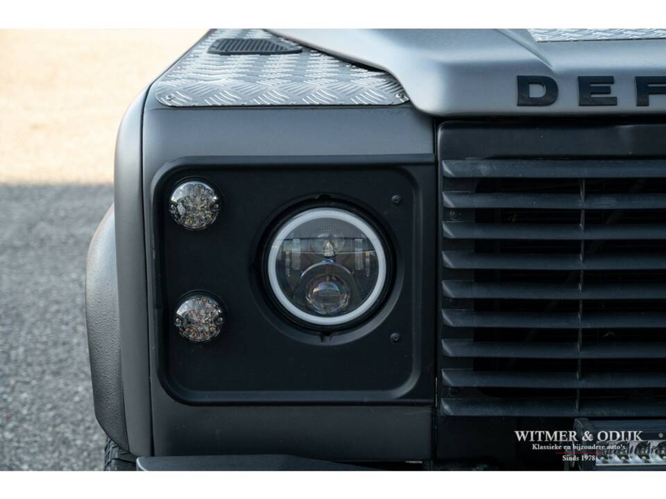 Image 16/27 of Land Rover Defender 90 (1996)