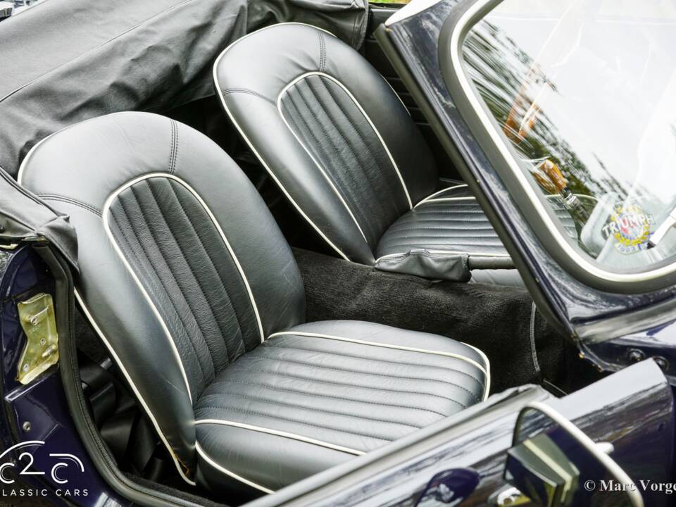 Image 12/60 of Triumph Spitfire Mk III (1970)