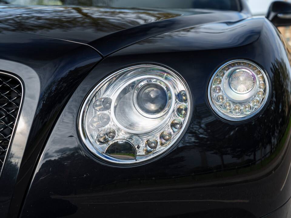 Image 8/27 of Bentley Continental GT V8 S (2014)