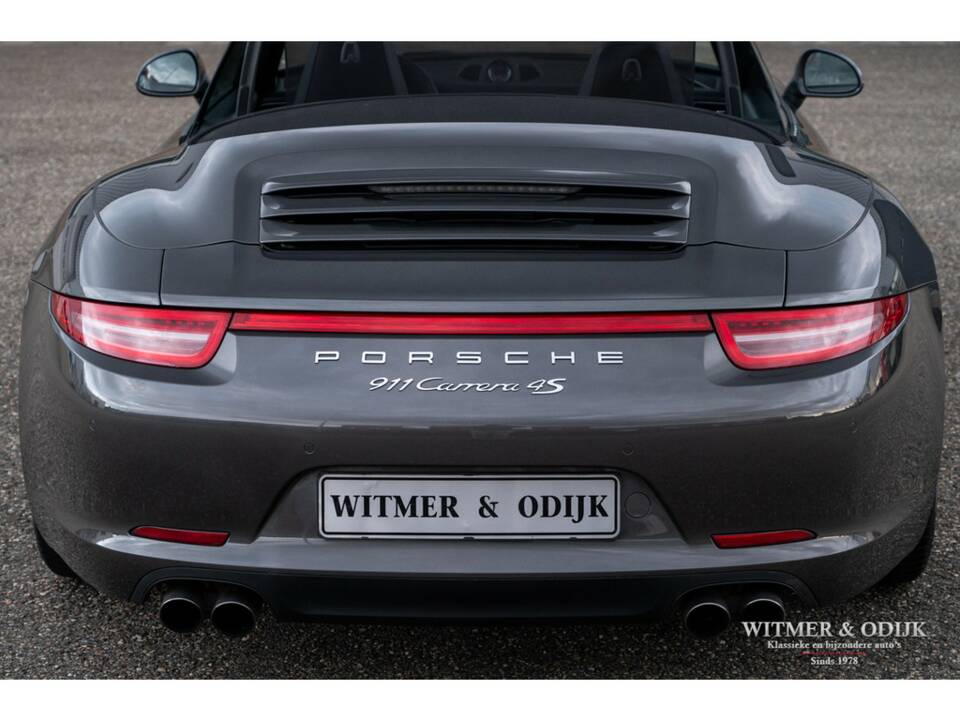 Image 16/47 of Porsche 911 Carrera 4S (2014)