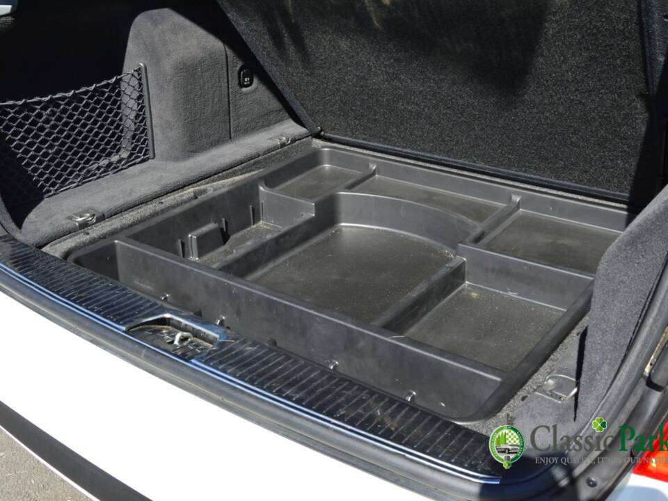 Image 44/50 of Mercedes-Benz E 500 T (2004)
