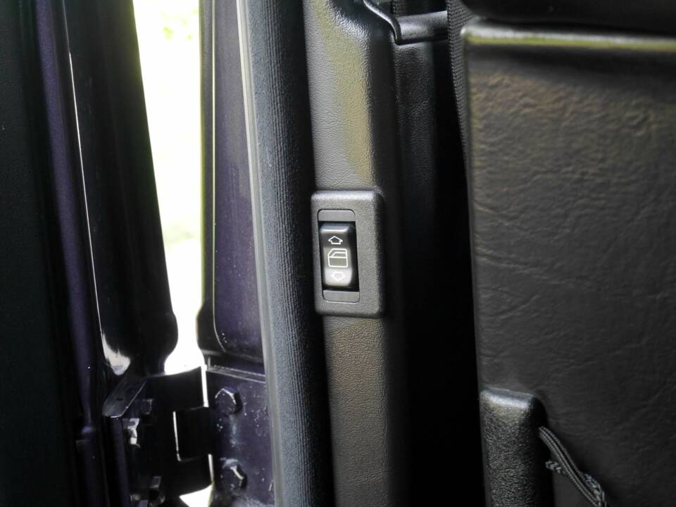 Imagen 18/26 de Mercedes-Benz 500 GE (1996)