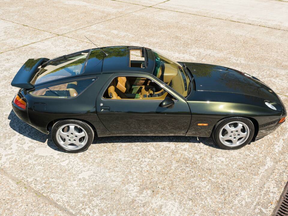 Image 4/30 of Porsche 928 GTS (1993)