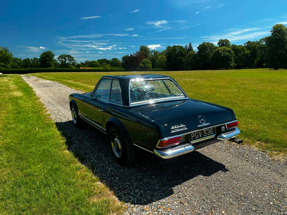 Image 50/55 of Mercedes-Benz 230 SL (1967)