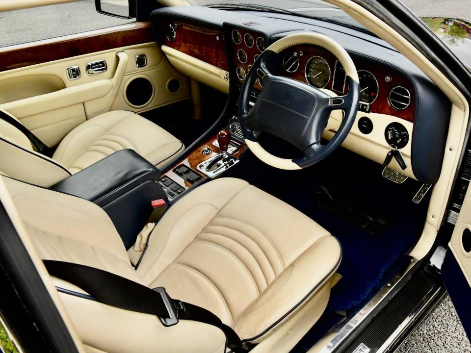 Bild 18/50 von Bentley Continental T (2003)