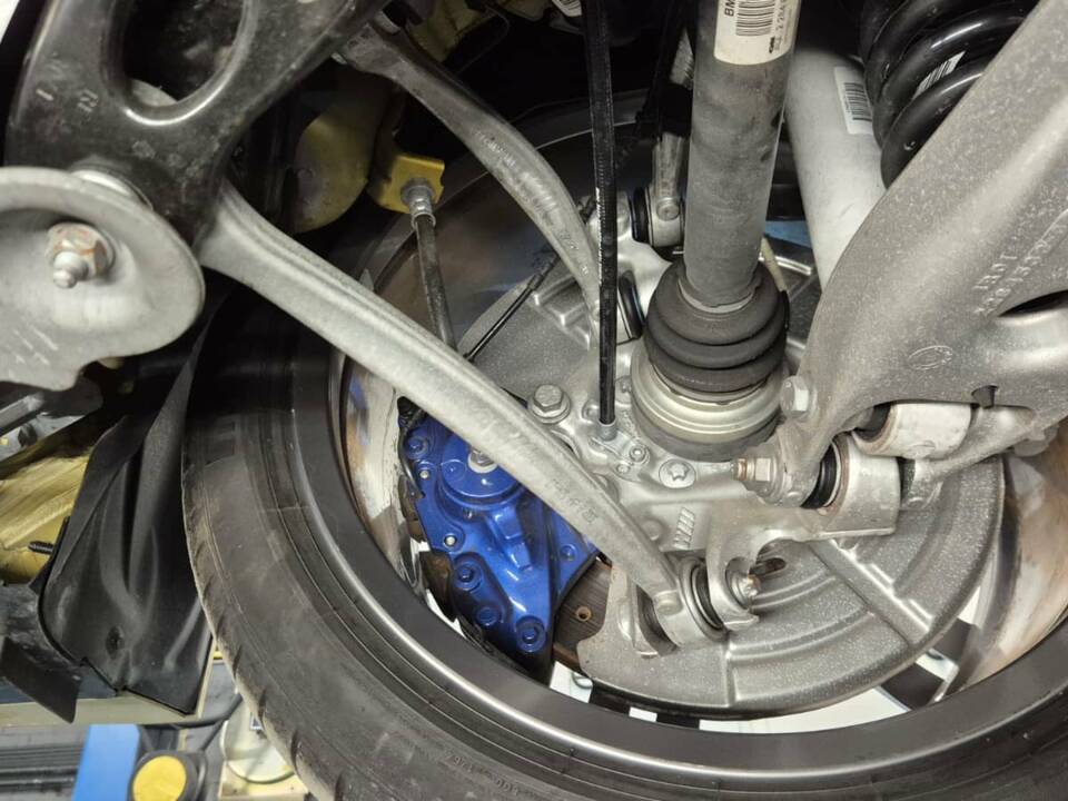Image 97/98 of BMW M4 (2014)