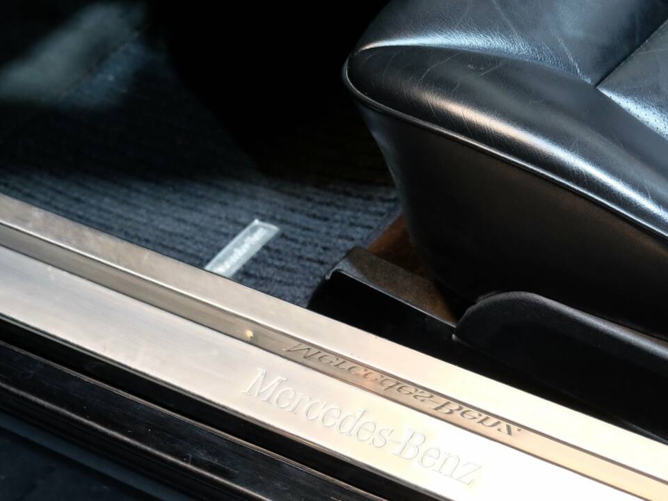 Image 15/30 de Mercedes-Benz E 220 (1995)