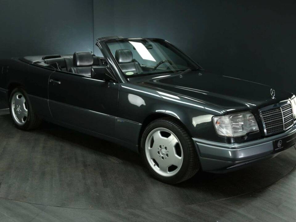 Immagine 8/30 di Mercedes-Benz E 320 (1997)