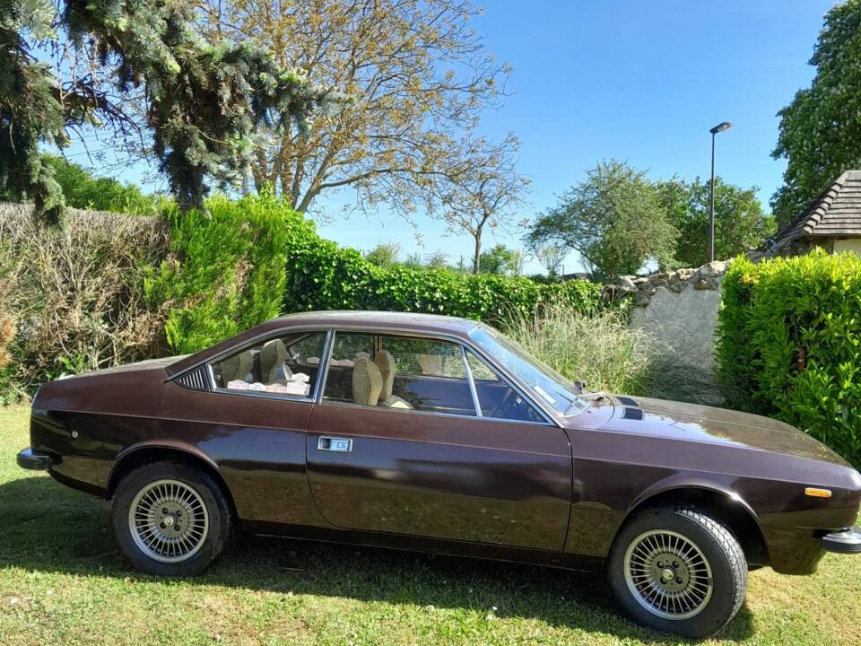 Image 2/5 of Lancia Beta Coupe 1600 (1978)