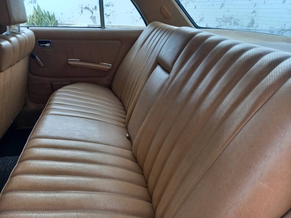 Bild 6/8 von Mercedes-Benz 300 D (1982)