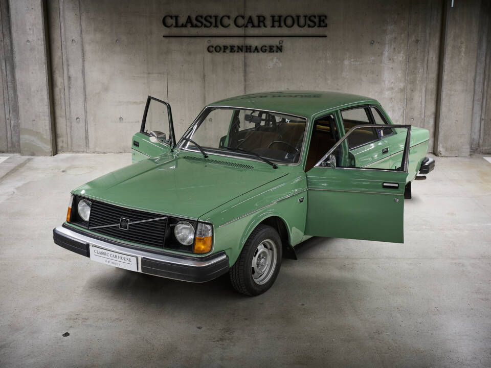 Bild 87/98 von Volvo 244 DL (1975)