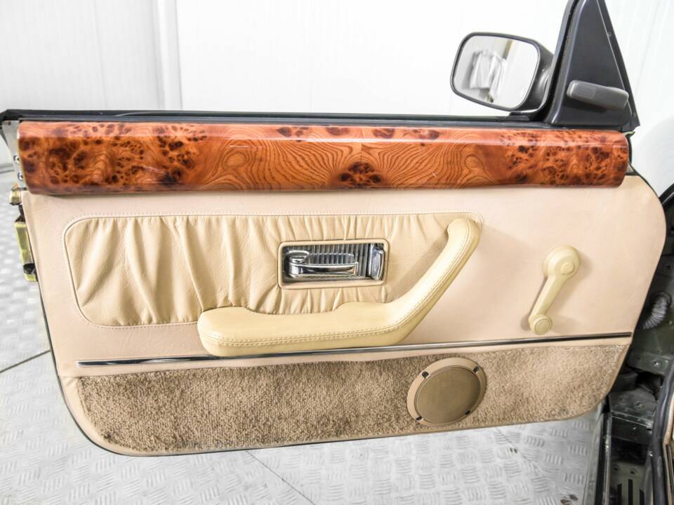 Immagine 30/50 di MG RV8 (1994)