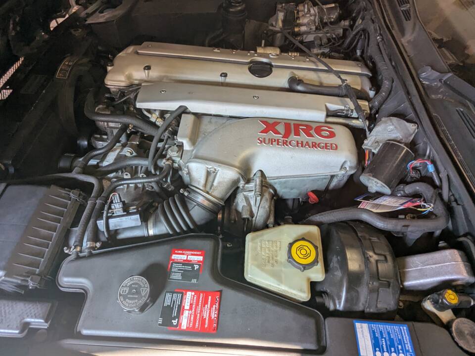 Image 34/64 of Jaguar XJR 4.0 Supercharged (1995)