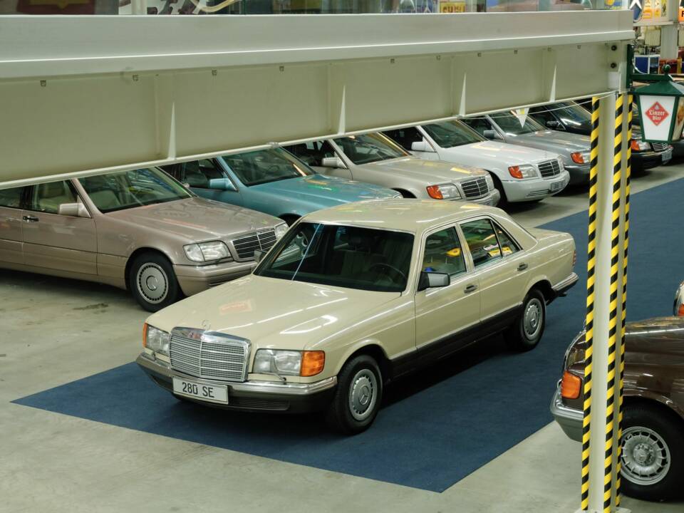 Bild 4/50 von Mercedes-Benz 280 SE (1984)