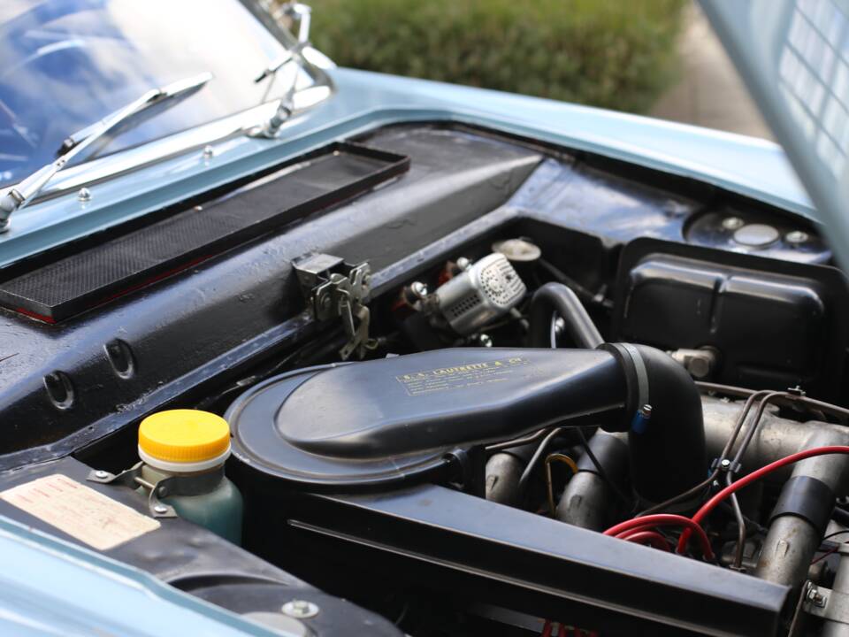 Image 50/56 of Peugeot 404 Coupé (1968)