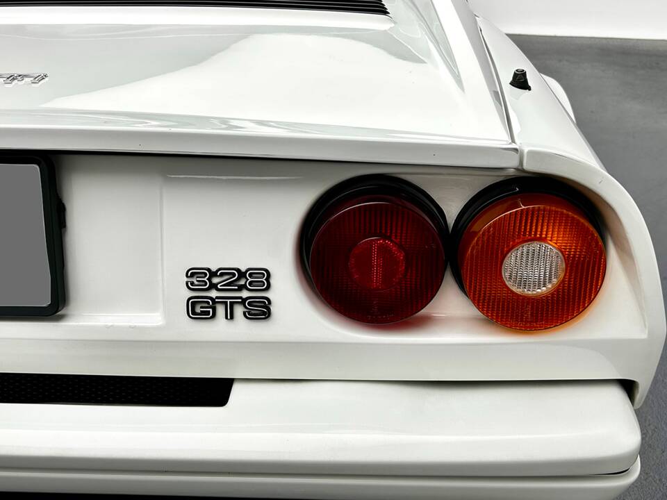 Bild 9/18 von Ferrari 328 GTS (1987)