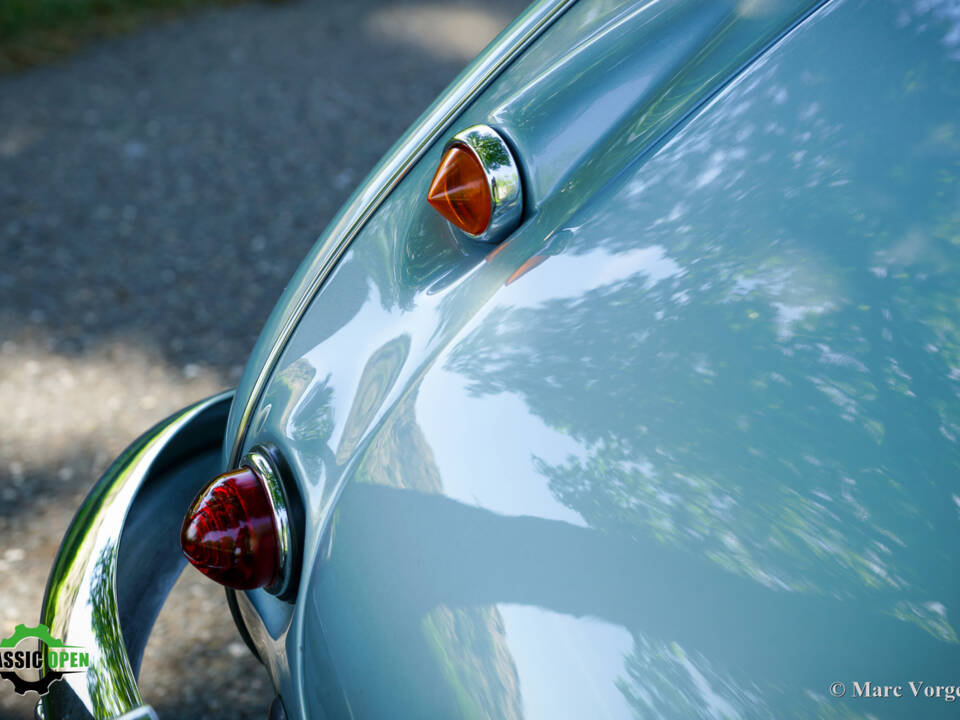 Image 40/51 of Austin-Healey 100&#x2F;6 (BN4) (1958)