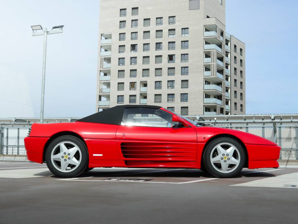 Image 6/43 of Ferrari 348 Spider (1995)