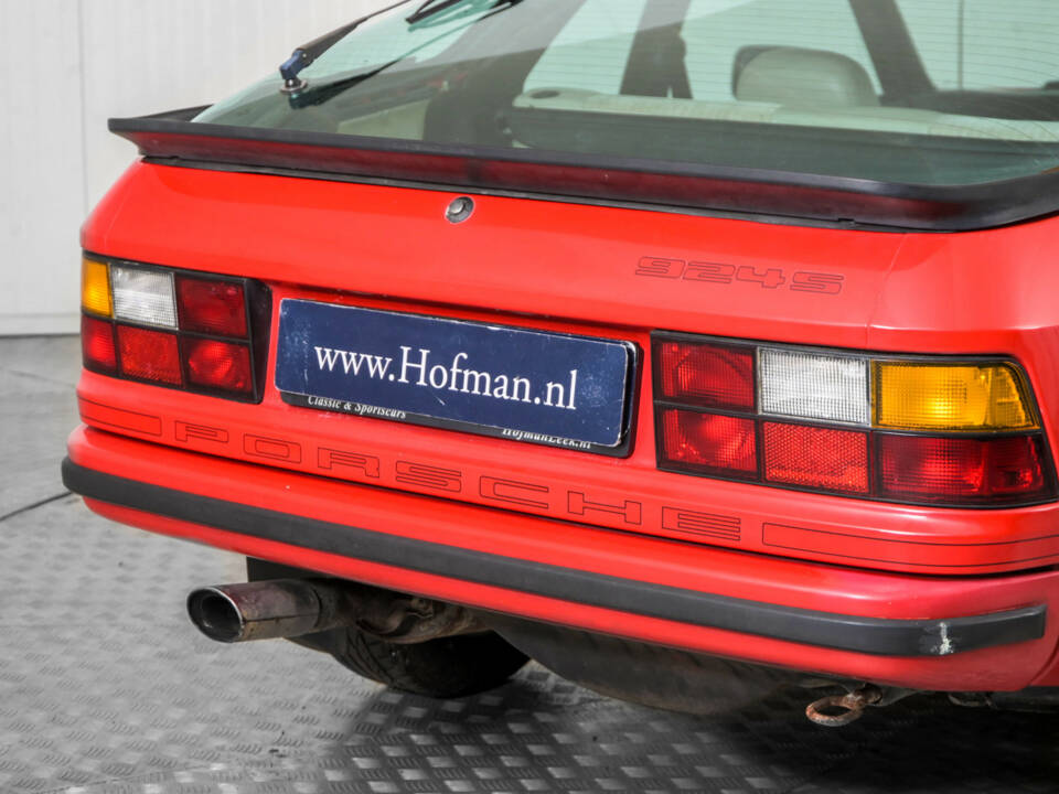 Immagine 26/50 di Porsche 924 S (1987)