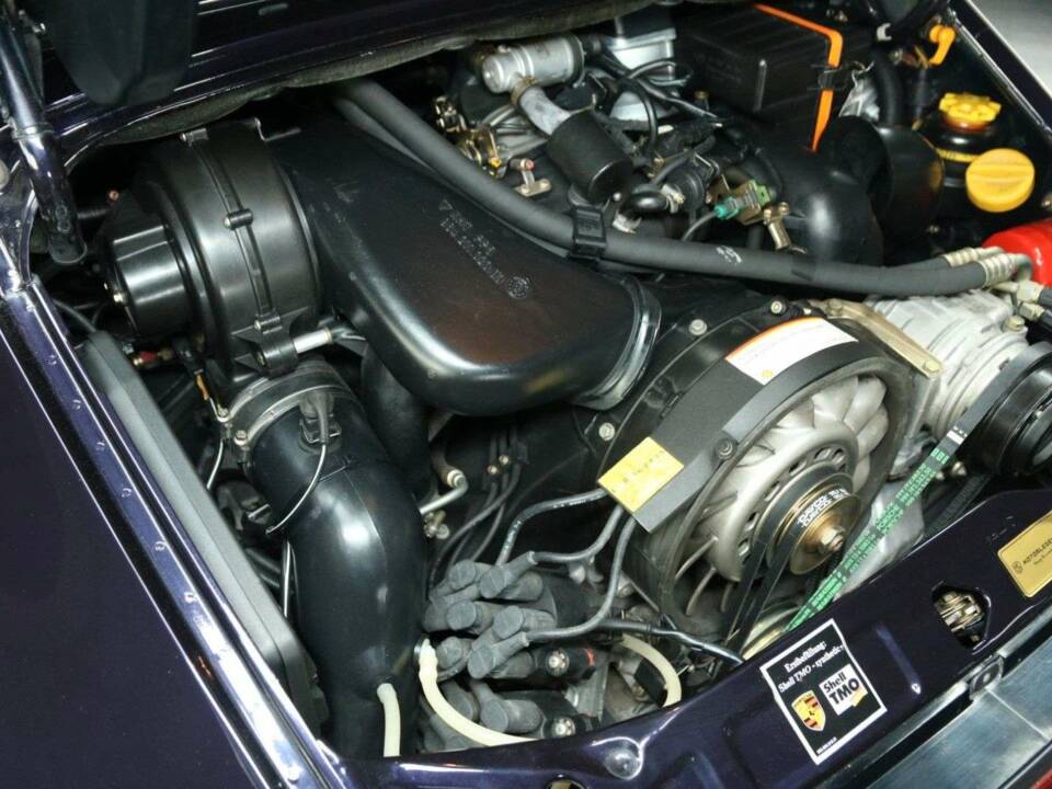 Immagine 39/50 di Porsche 911 Carrera 4 (1993)